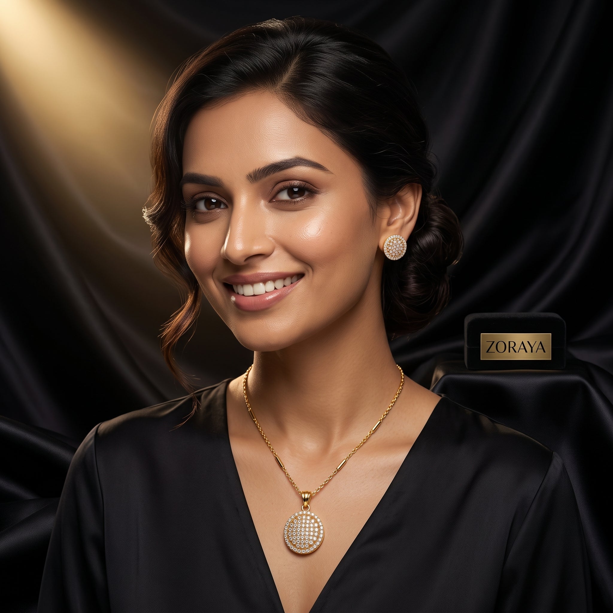 Zoraya Gold Sparkle Pendant Set